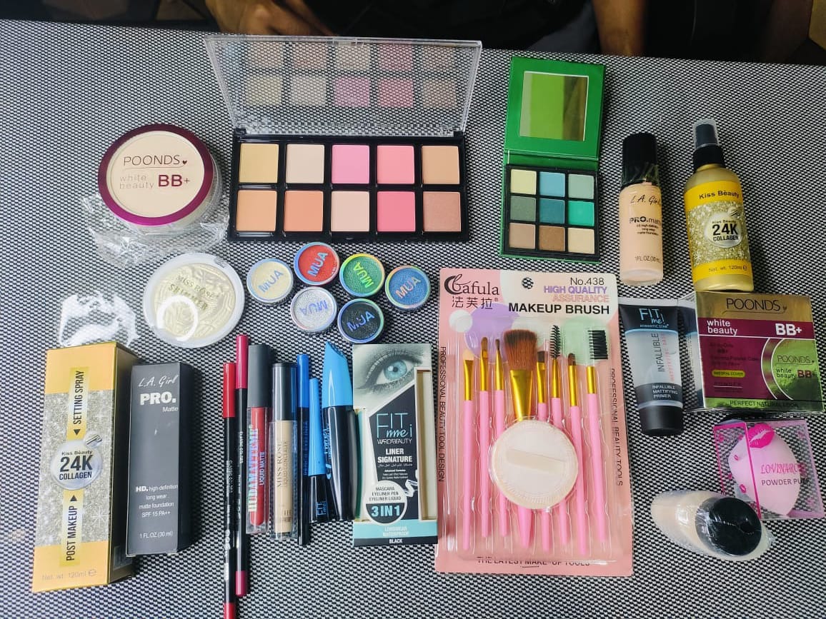 Buymorebd-30 IN 1 MAKEUP COMBO SET WITH FULL MAKEUP COVERAGE